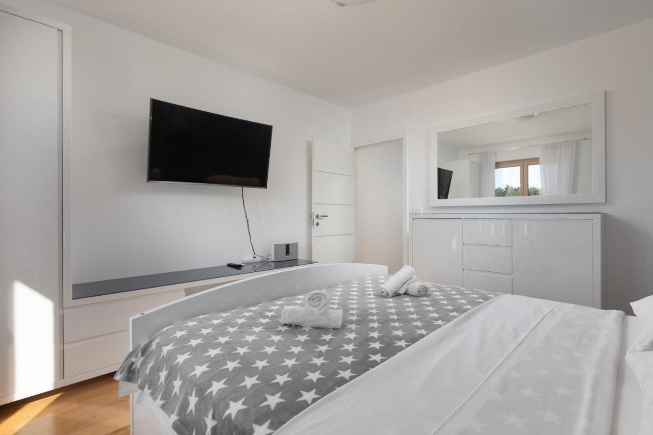Luxury Green Beach Makarska